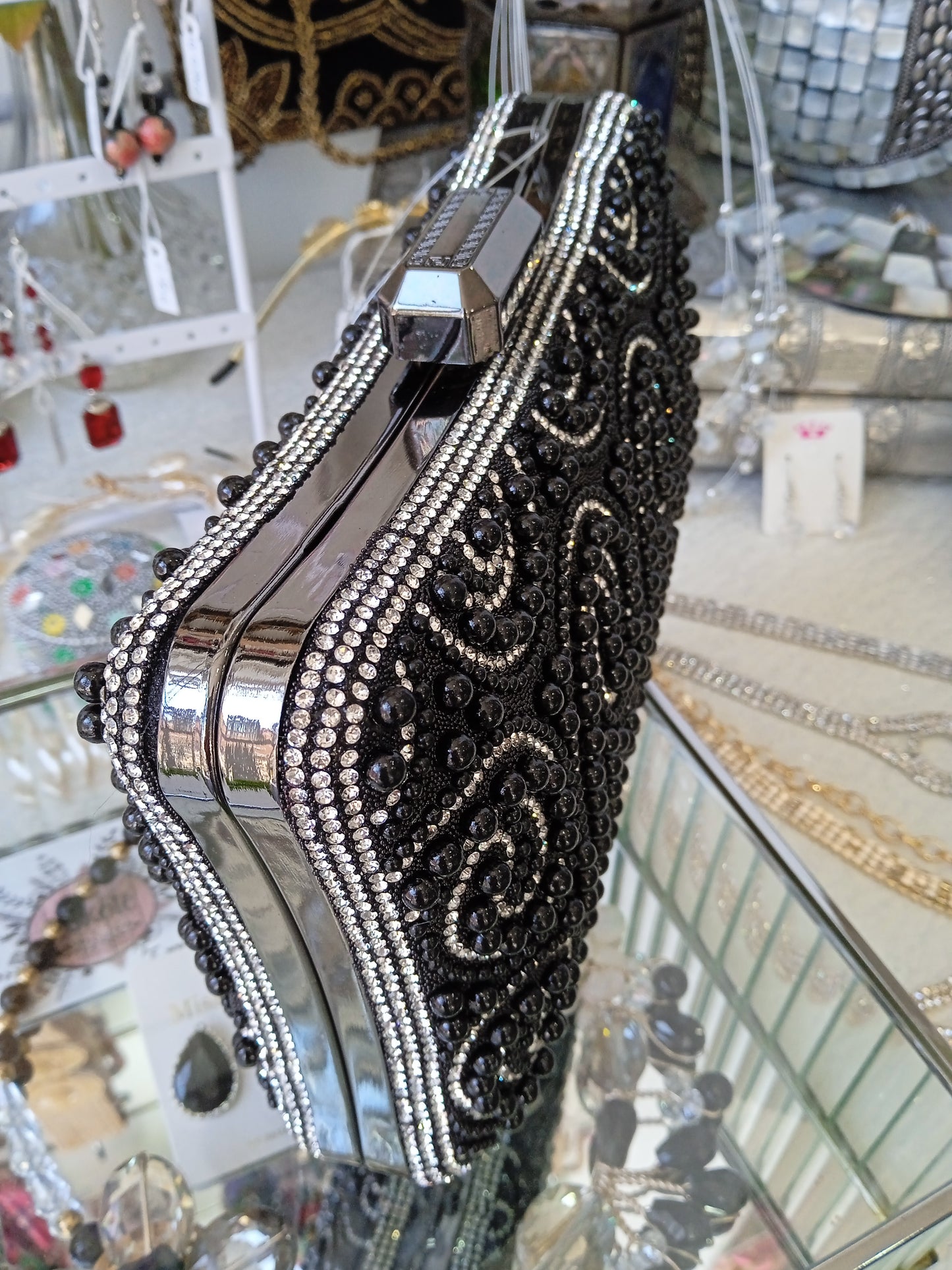 Bolso joya perlas con colgador de cadena corto y largo  Negro y plata