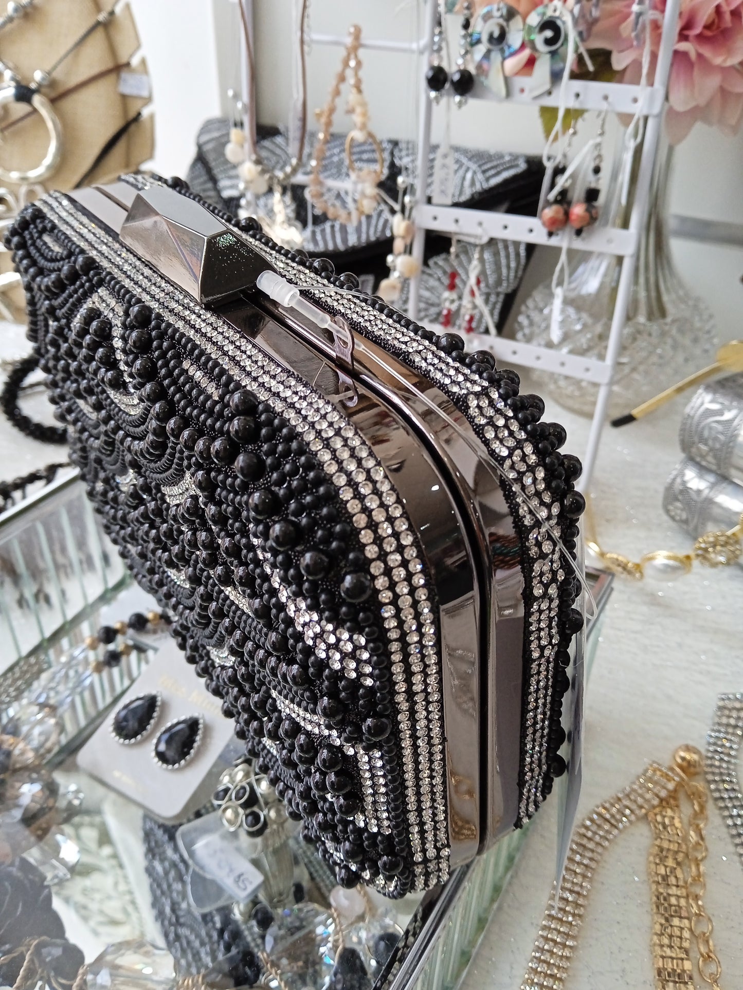 Bolso joya perlas con colgador de cadena corto y largo  Negro y plata