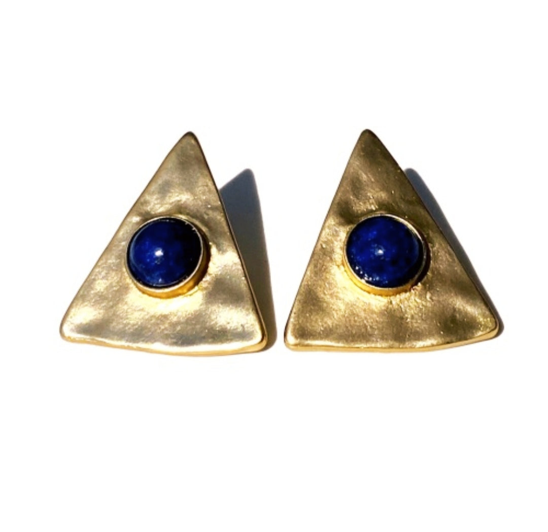 Pendientes triángulo martillados dorados y perla azul