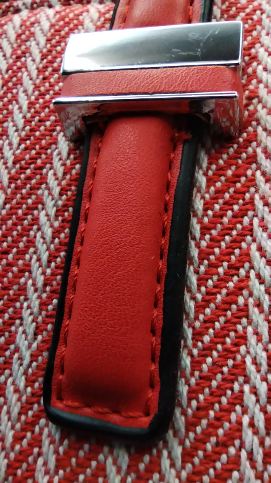 Bolso clásico asas blanco y rojo con colgador